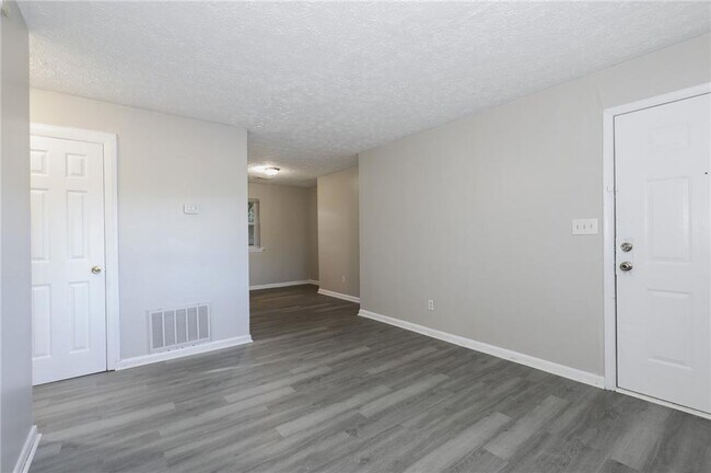 Building Photo - 2829 Belvedere Ln