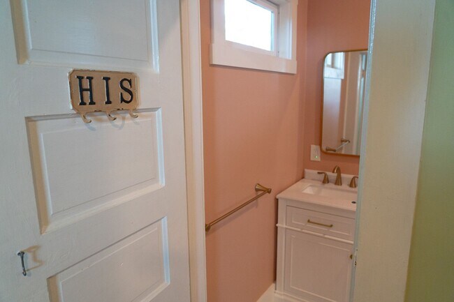 Building Photo - Charming Historic Home Walkable to Cargo & Soda Pop Districts