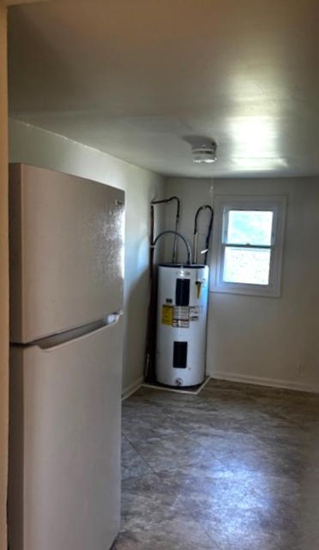 Building Photo - Price Reduced for March Move in