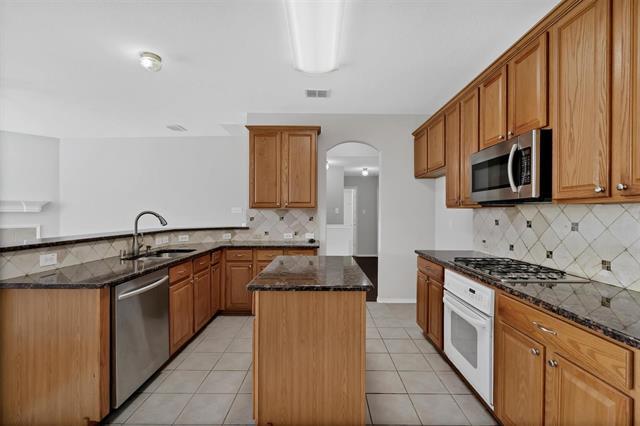 Building Photo - 4404 Waskom Dr
