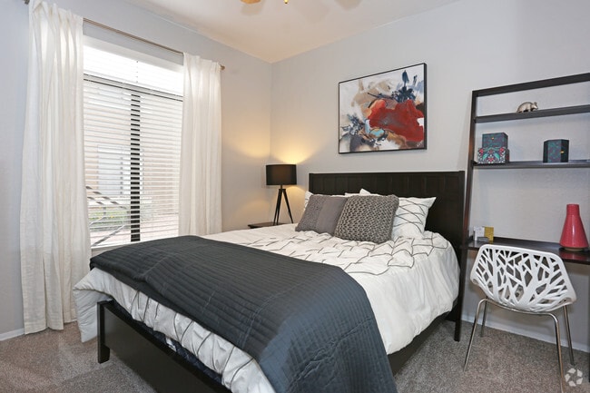 2BR, 2BA - 1039 SF - The Ventura