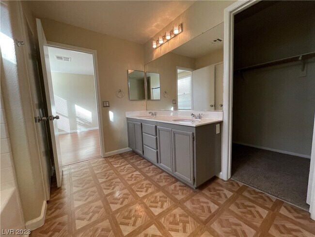 Building Photo - 2435 Ember Mist Ct