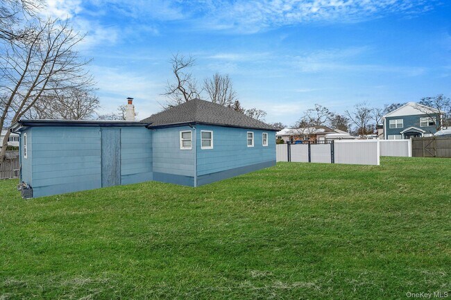 Building Photo - 158 Mohawk St