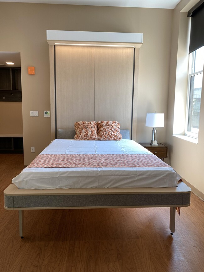 Building Photo - 83 Hanover St