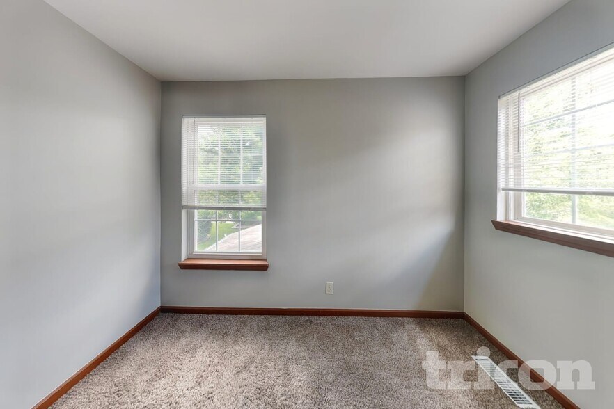 Building Photo - 1278 McDole Dr