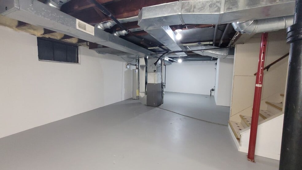 Building Photo - 1731 Deckner Ave