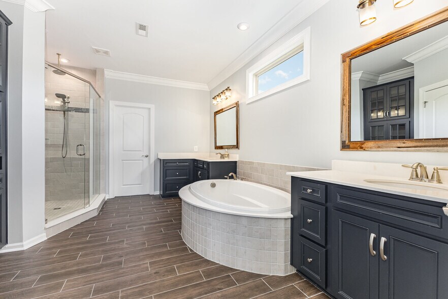 Building Photo - 6225 Majesty Ct