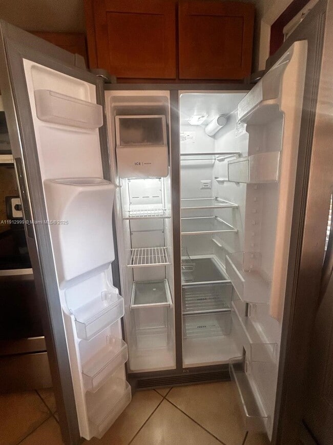 Building Photo - 1501 NE 191st St