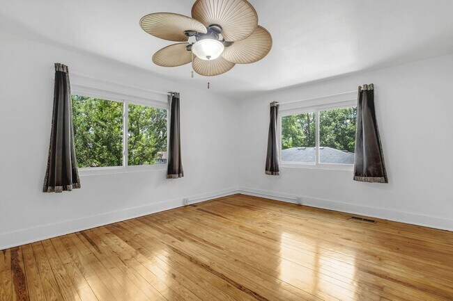 Building Photo - 2208 Escambia Dr