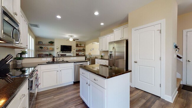 Building Photo - Holly Ridge 4 Bedroom