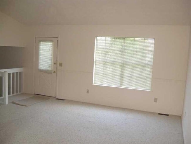 Building Photo - 888 Highland Terrace NE