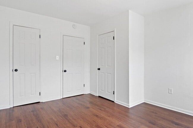 Building Photo - Coming Soon! Spacious 3 Bedroom, 1.5 Bath ...