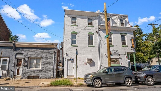 Building Photo - 4742 Richmond St