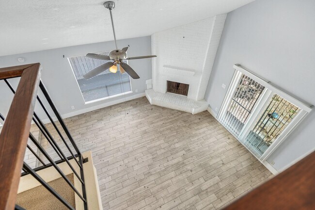 Building Photo - 11722 Plumpoint Dr