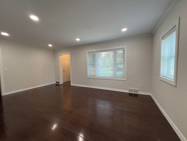 Building Photo - Lovely North Fargo Home
