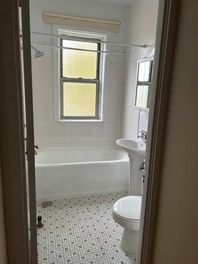 Building Photo - 4955 N Whipple St