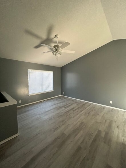 Building Photo - 819 S Todd Cir