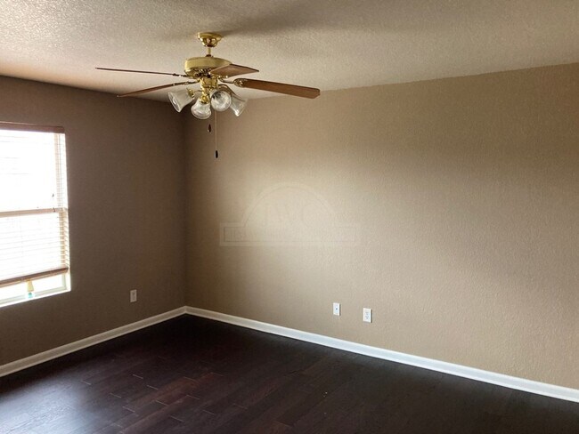 Building Photo - 3202 Blackburn Dr