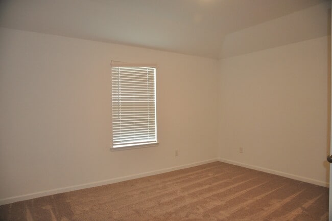 Building Photo - 32327 Melbrooke Dr