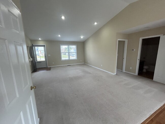 Building Photo - 3 BD 2BA Home with a Garage for Rent in Algood