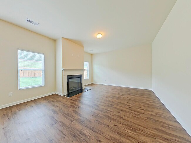 Building Photo - 156 Sims Ct