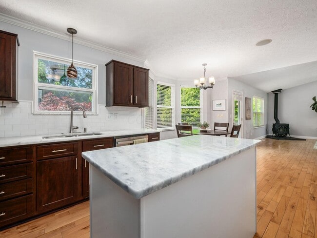 Building Photo - 3259 Longspur Dr