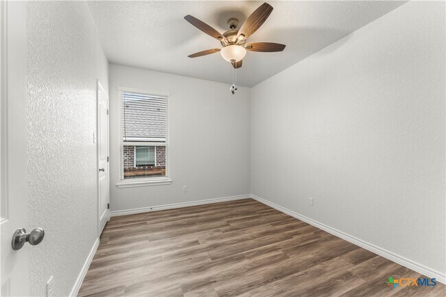 Building Photo - 1110 Zora Dr