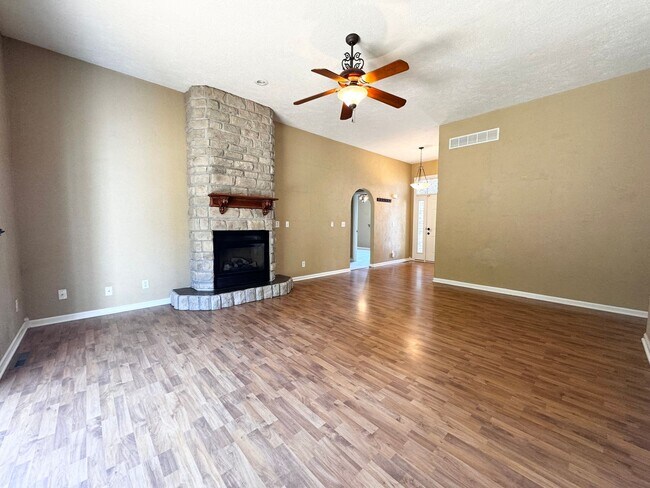 Building Photo - 134 Ridgeview Dr