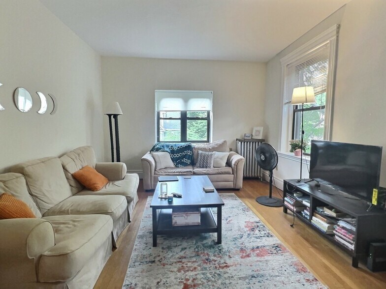 Building Photo - 7 Naples Rd