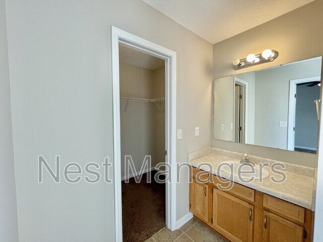 Building Photo - 804 Nighthawk Pl