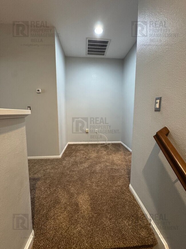 Building Photo - Resort-Style Living Awaits in This Spacious Canyon Hills 3-Bedroom Condo