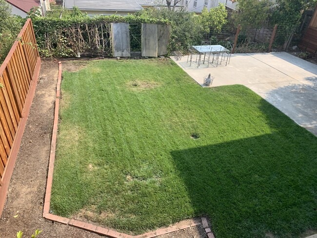 Building Photo - 1417 Sunnyslope Ave