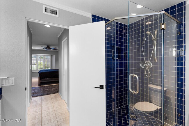 Building Photo - 1224 S Westlake Blvd