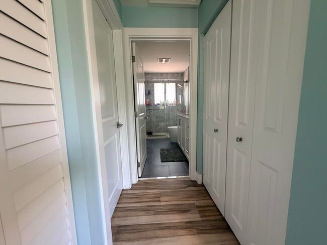 Building Photo - 3041 Perriwinkle Cir
