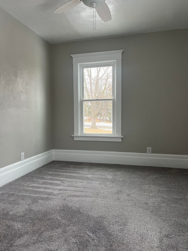 Building Photo - 1227 W 22nd St