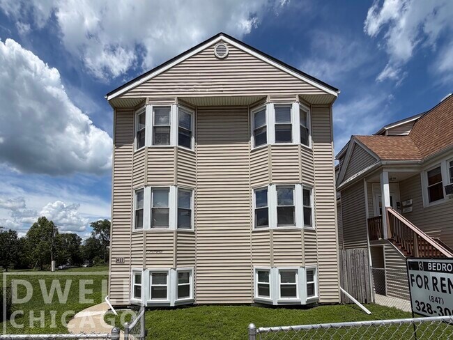Building Photo - 1411 Emerson St