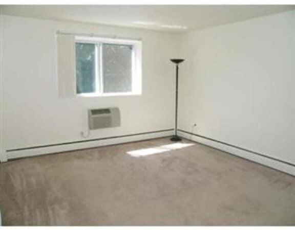 Building Photo - 123 Sewall Ave