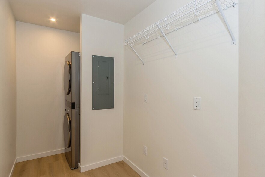 Building Photo - 417 C Ave NW