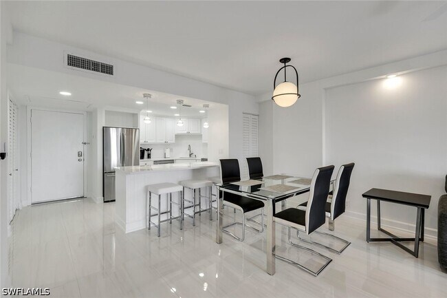 Building Photo - 5 Bluebill Ave