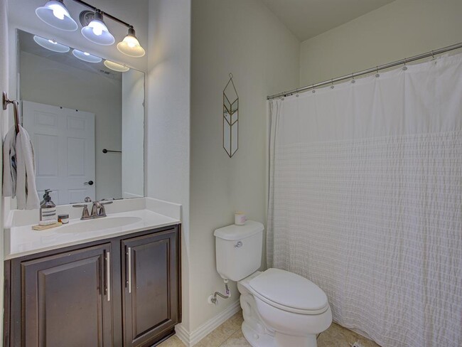 Building Photo - 9928 Aly May Dr