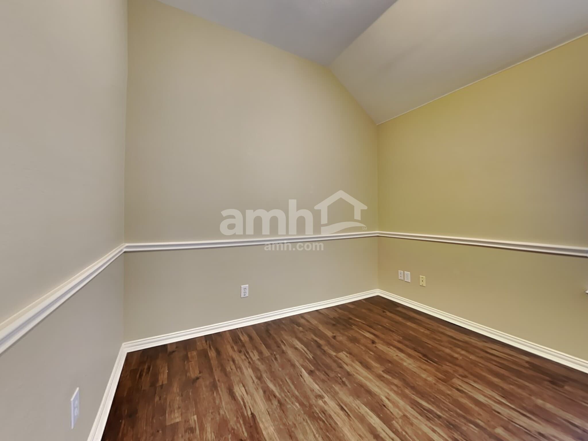 Building Photo - 1712 Farmington Dr