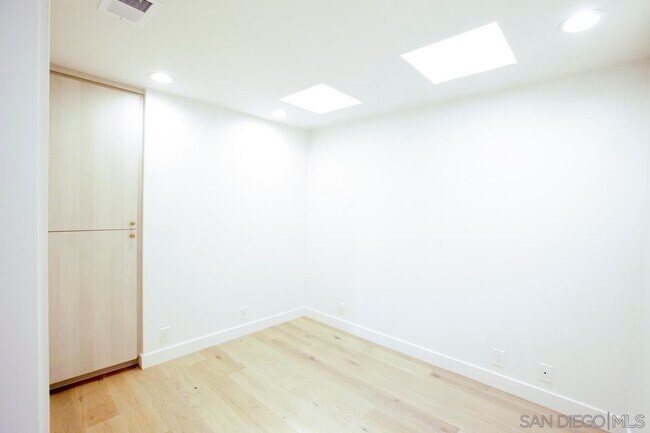 Building Photo - 8121 Camino del Sol