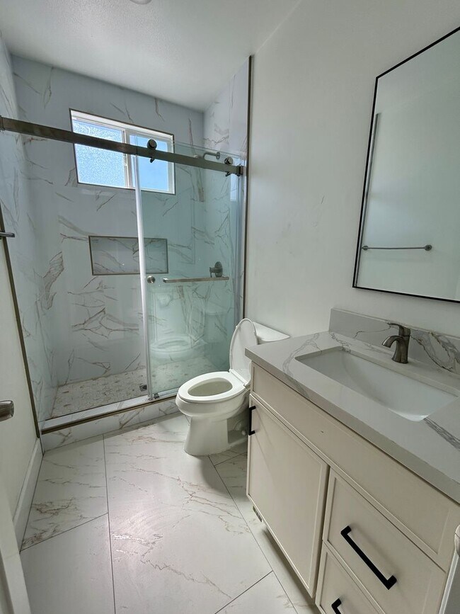 Building Photo - Newly Built Spacious 4 Bed/4 Bath Home in Garden Grove for Lease