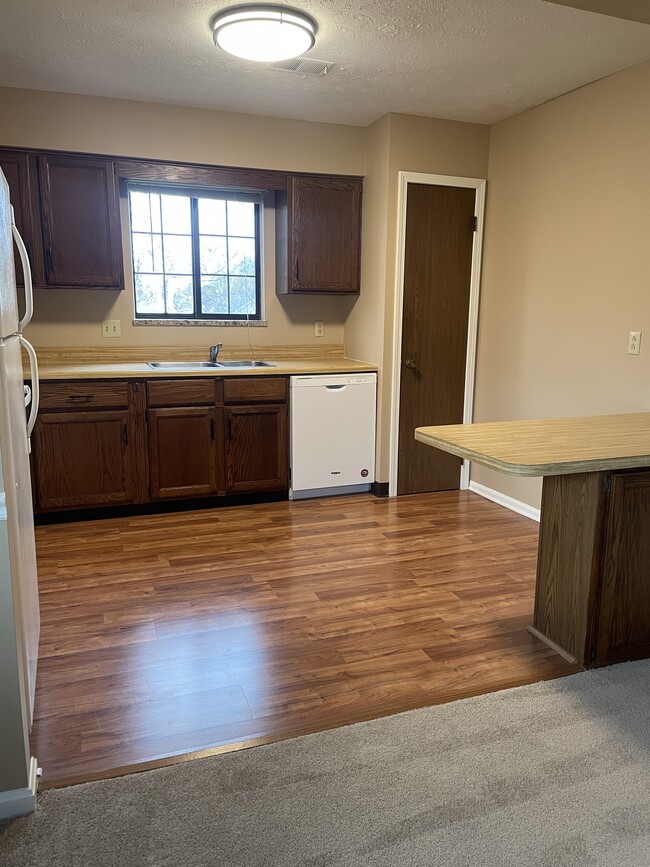 Building Photo - 6385 Catawba Dr
