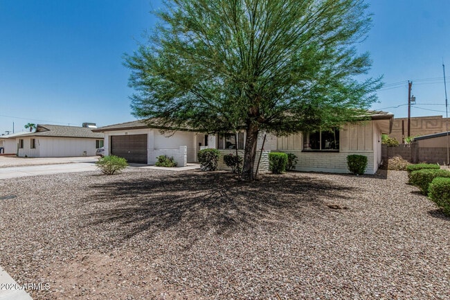 Building Photo - 1213 E Riviera Dr