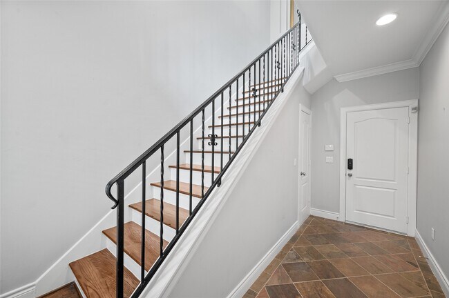 Building Photo - 1409 Rosedale St