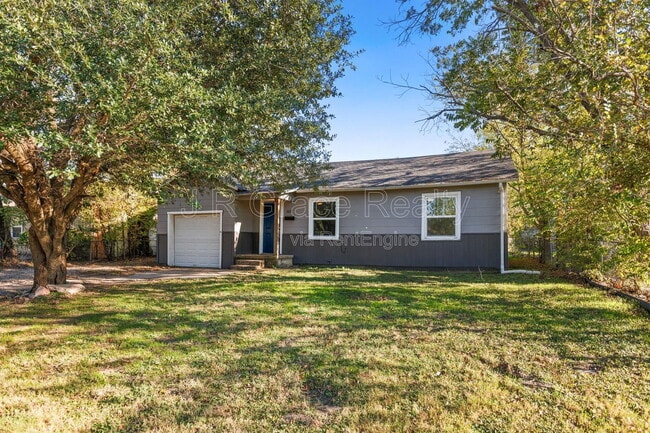 Building Photo - 3621 Redbird St