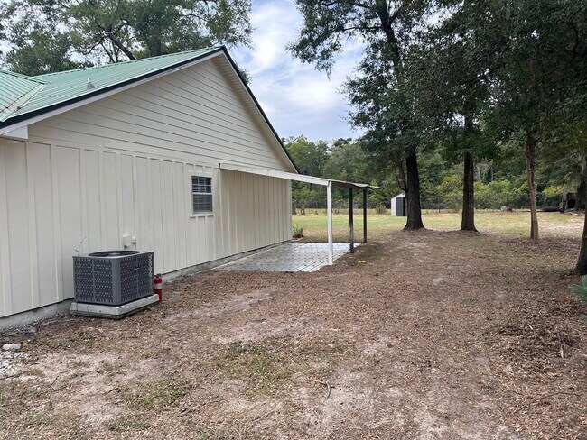 Building Photo - 218 Sparkleberry Ln