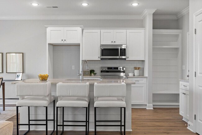 Building Photo - NEW 2 Bedroom Townhome in Cleveland!