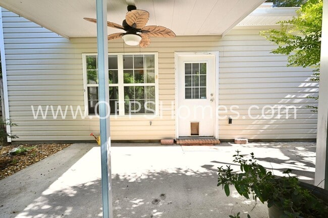 Building Photo - 933 Scenic Oak Ln